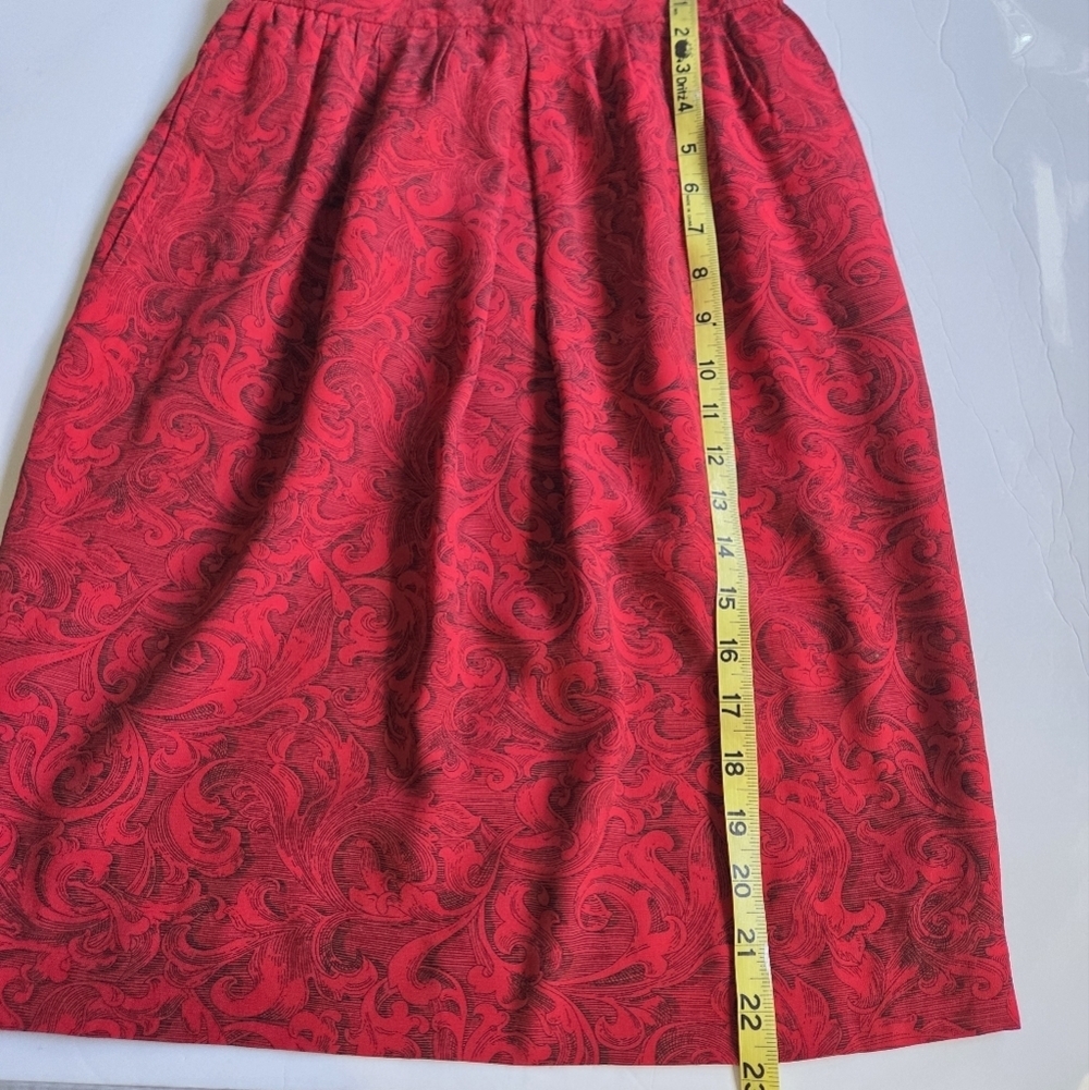 Elegant Red Vintage Paisley Skirt - Picture 5 of 8